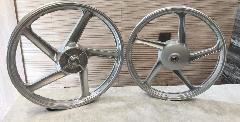 SPLENDOR 5 SPOKE ORIGINAL SILVER ALLOY WHEELS TYPE DESIGN FOR OLD AND NEW S